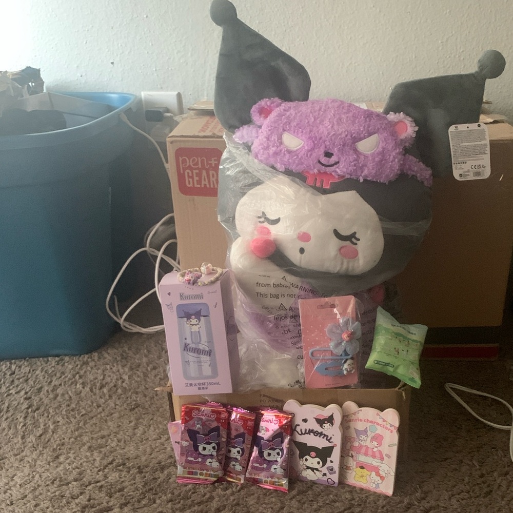Sanrio Kuromi Accessory & Blind-Box Grab Bag - Black, Pink, Purple, Blue, Yellow - Picture 4 of 4